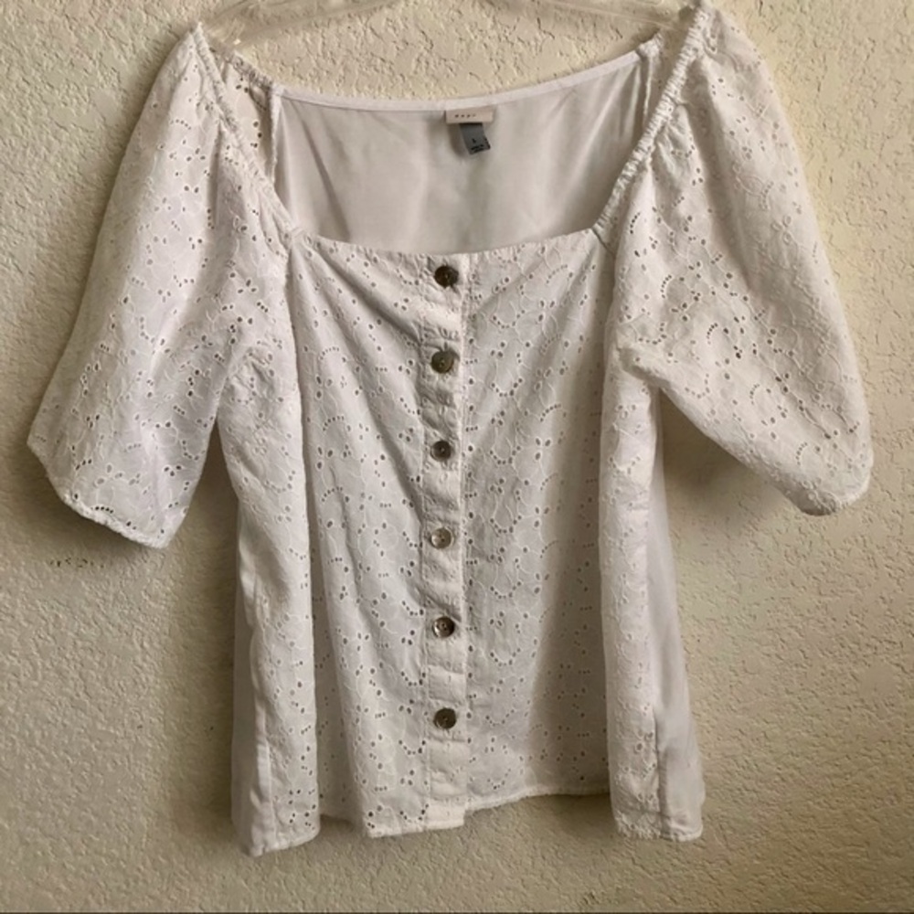 Beautiful top open shoulders top